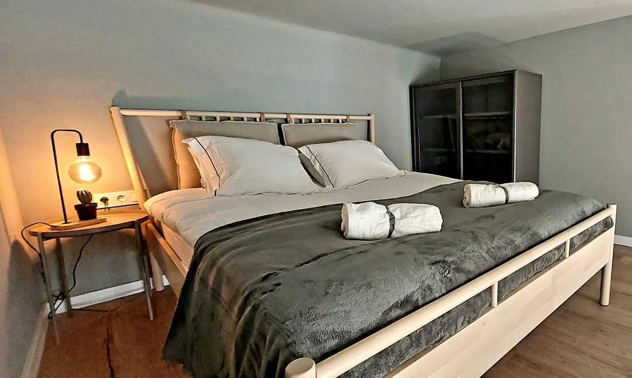 A+ Budapest Downtown Apartments Akacfa 0*,  Hungria
