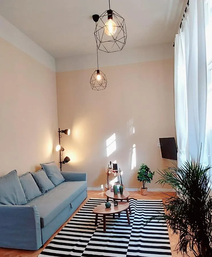 A+ Budapest Downtown Apartments Akacfa 0*,  Ungarn
